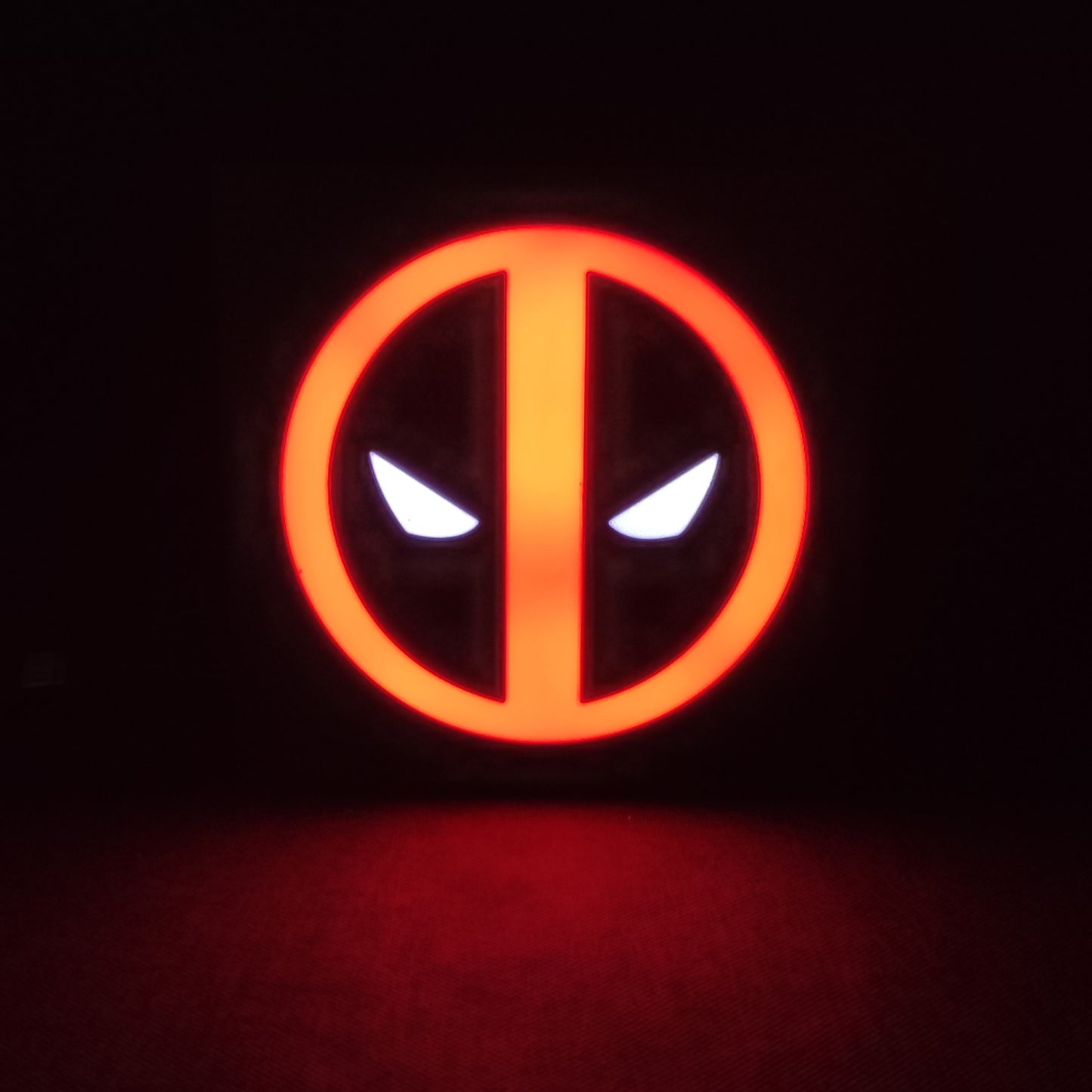 Placa de caixa de luz LED com logotipo do Deadpool